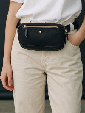 Samsonite NWT Black Mobile Solution Convertible 4-Way Waist Pack OS